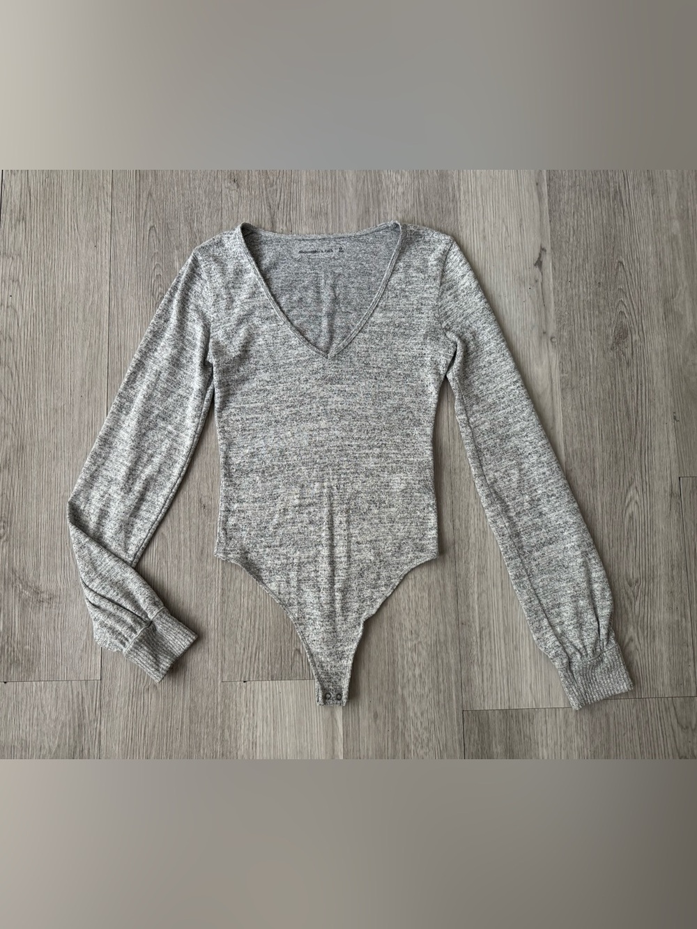Abercrombie And Fitch Heathered Gray Long Sleeve Knit V Neck Bodysuit XS
